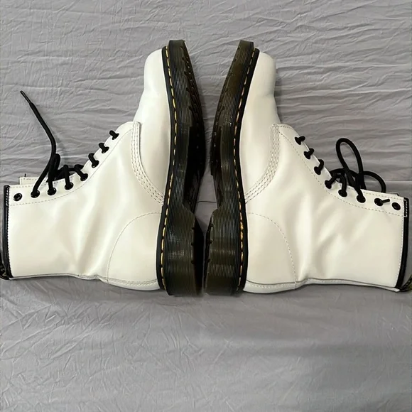 Doc Martens 1460 Smooth Leather White Combat Boots (Like New) - Picture 6 of 10